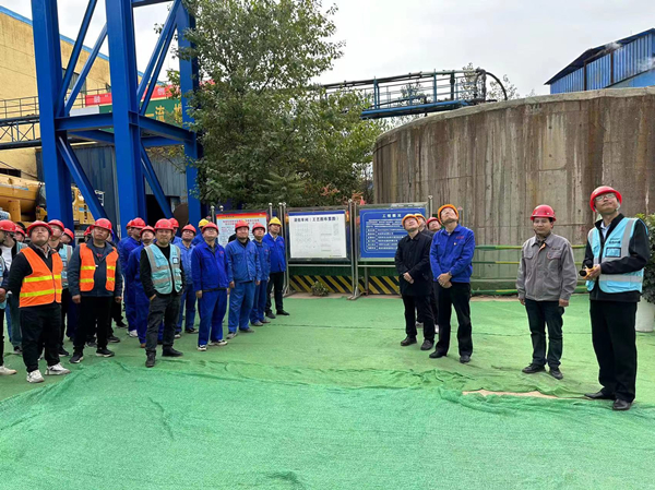 陜西鋅業(yè)制液車間浸出凈化工序消除安全隱患技術(shù)升級改造項(xiàng)目（二期）主體結(jié)構(gòu)順利封頂！